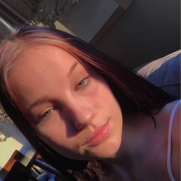 Meet your Posher, Miriam - Picture 1 of 1